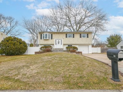 35 Holiday Park Drive, Centereach, NY, 11720