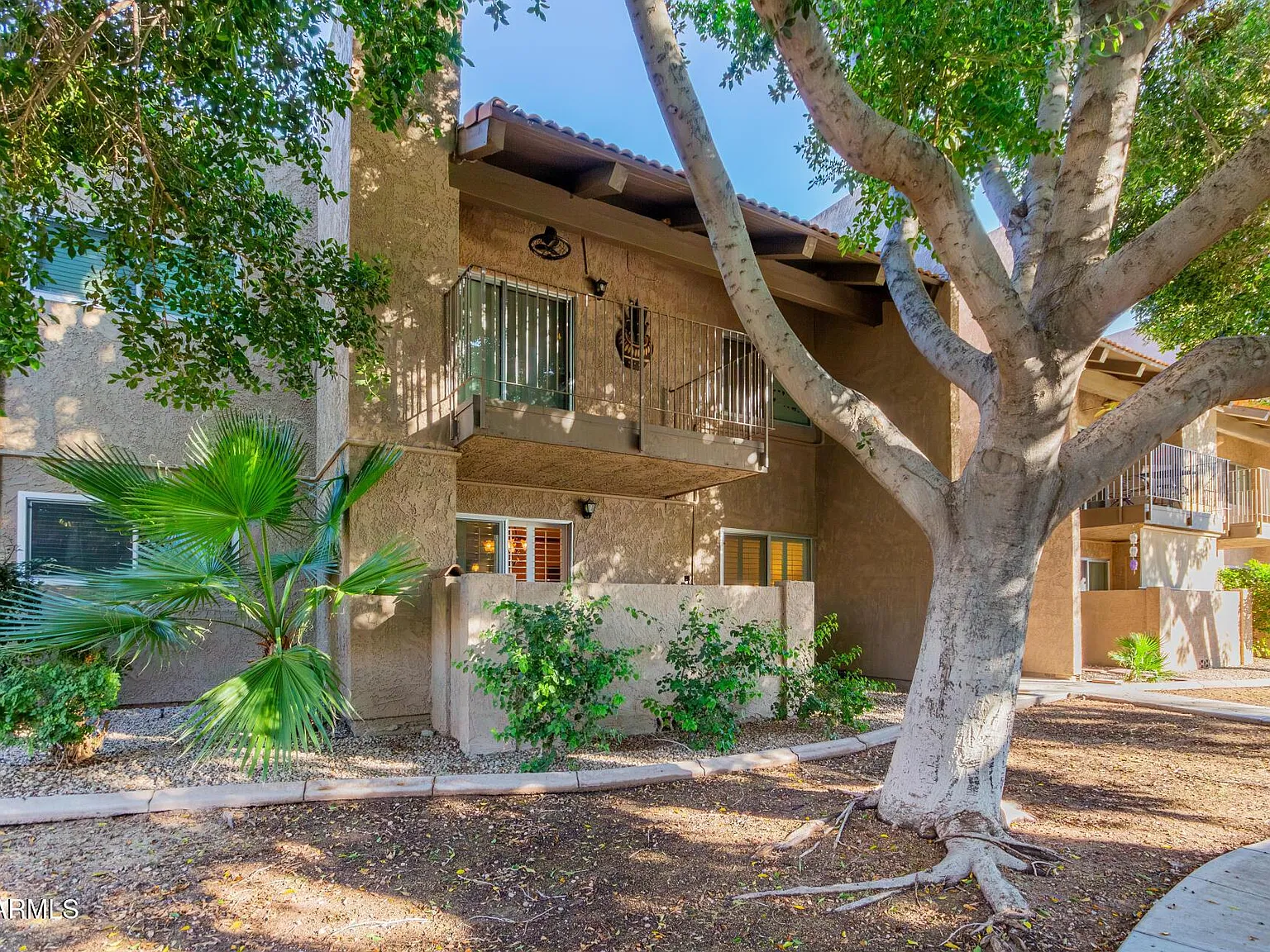 2 bed, 2.0 bath, 982 sqft, $2,000 — Photo 3