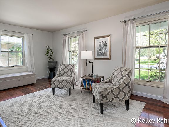 2nd image of 2149 E Shiawassee Dr SE