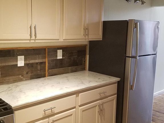 3rd image of 1331 Lombard St #3