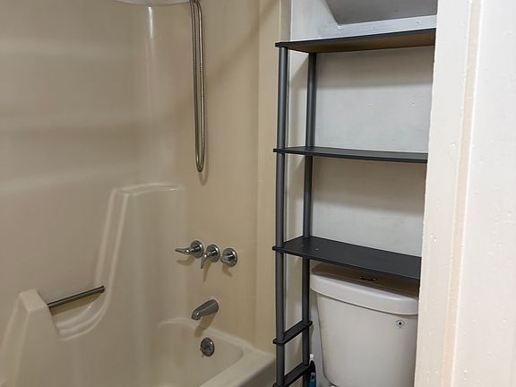 4th image of 42 Beach St #2