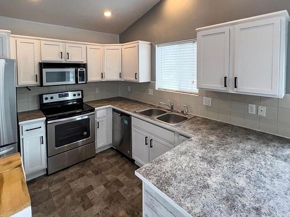 5th image of 3318 Thistle Creek Ln