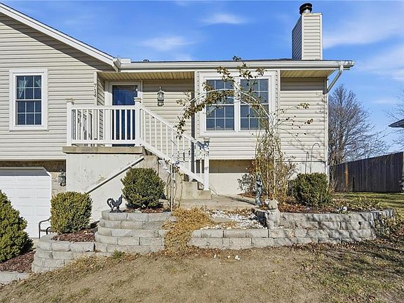 2nd image of 714 Nelson Dr