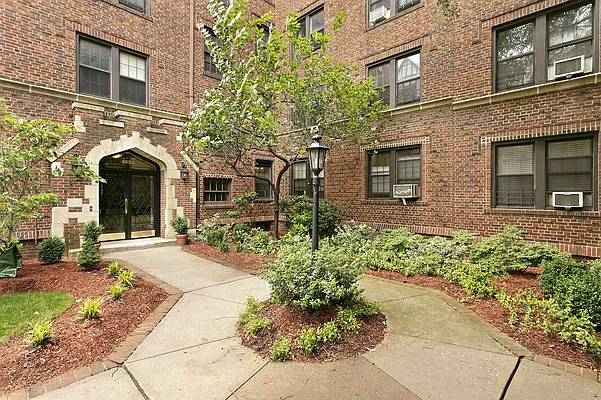 Sold by Corcoran | media 27