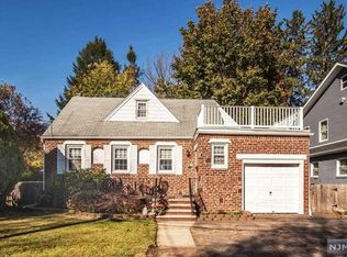 170 Clinton Ave, New Milford, NJ 07646