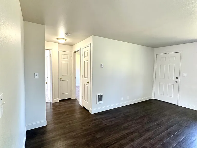1618 SW Lava Ave #9 — Photo 5