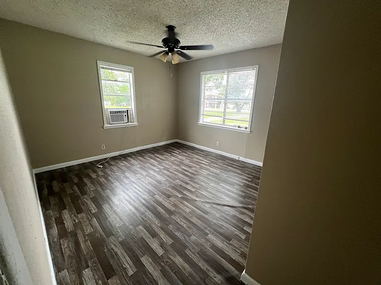 2706 W University Blvd — Photo 5