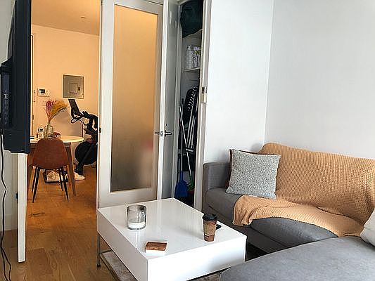 2nd image of 831 Saint Johns Pl #2
