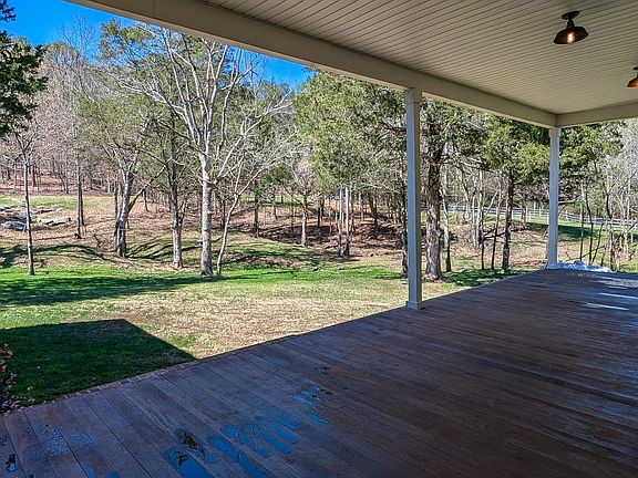 5th image of 1409 Dug Hill Rd