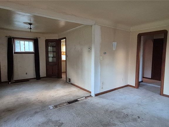 2nd image of 1026 E Schaaf Rd