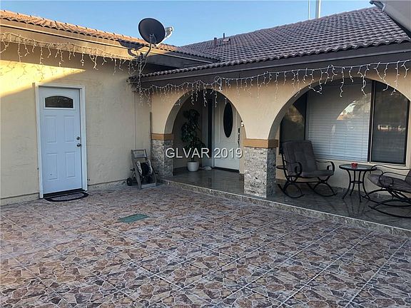 3rd image of 200 Estella Ave