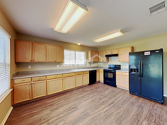 3rd image of 1303 Range Fld