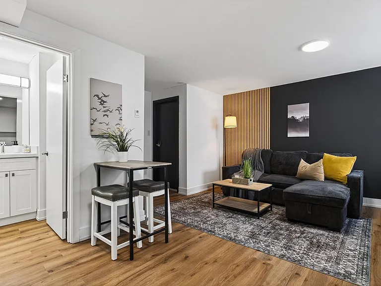 610 King St E #1 — Photo 12