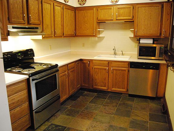 Kitchen - All appliances stay!
