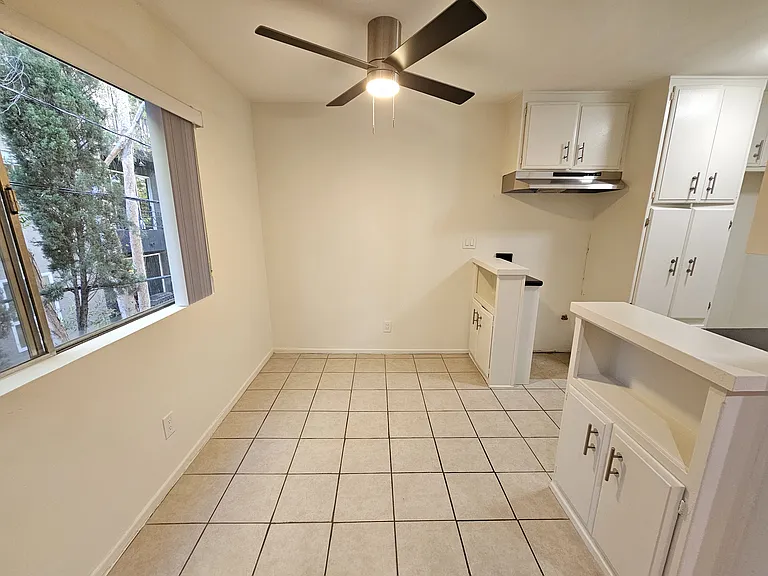 916 N Sierra Bonita Ave — Photo 21