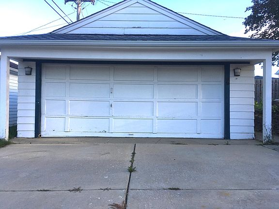 2.5 car garage