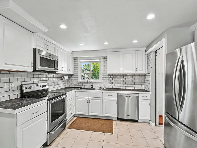 1928 W Elizabeth St — Photo 6