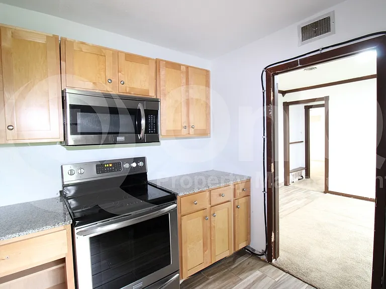 17 Macarthur Dr #A — Photo 6