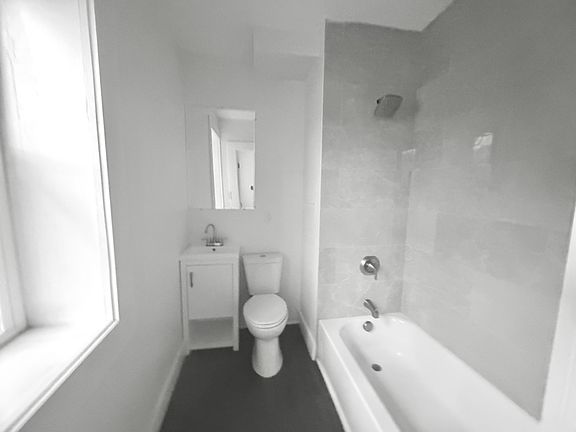 5th image of 13476 Clifton Blvd #105