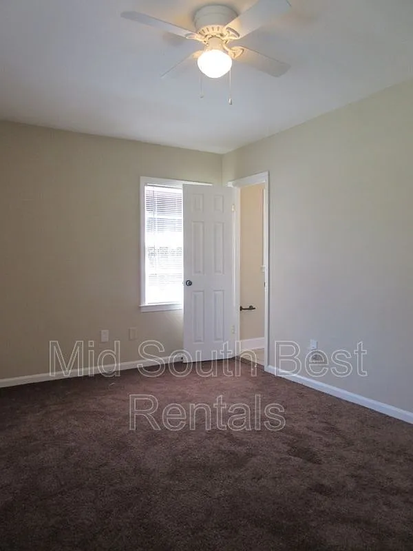 2169 Leyton Ave — Photo 4