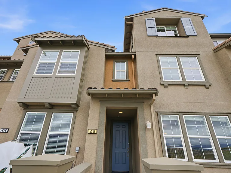 5206 Fioli Loop — Photo 38