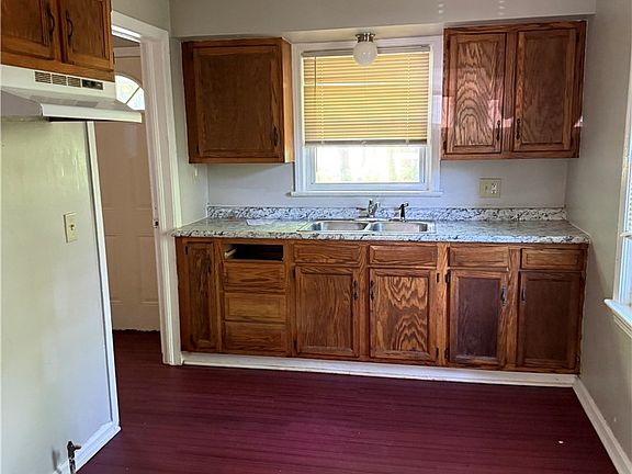 2nd image of 610 Elbon Ave