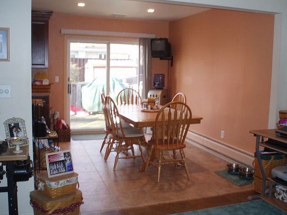 Dining area with sliders to deck