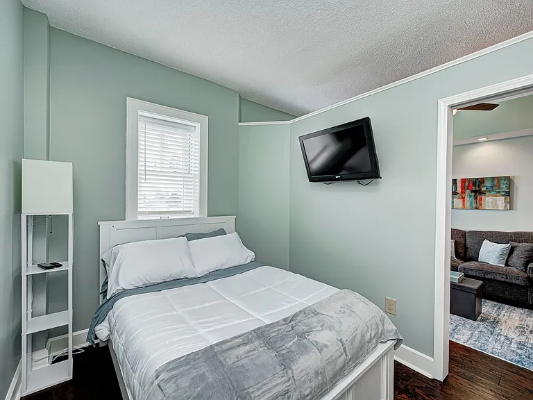 230 E 9th St #401 — Photo 15