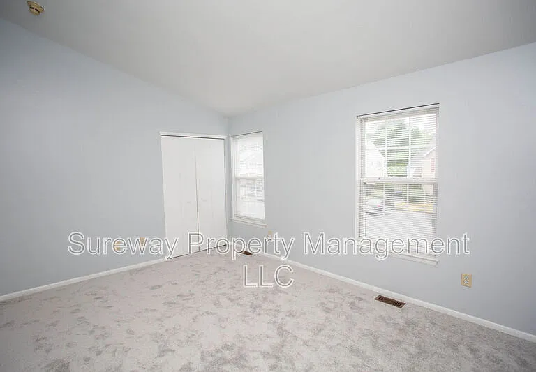 12 Grant Ln — Photo 27