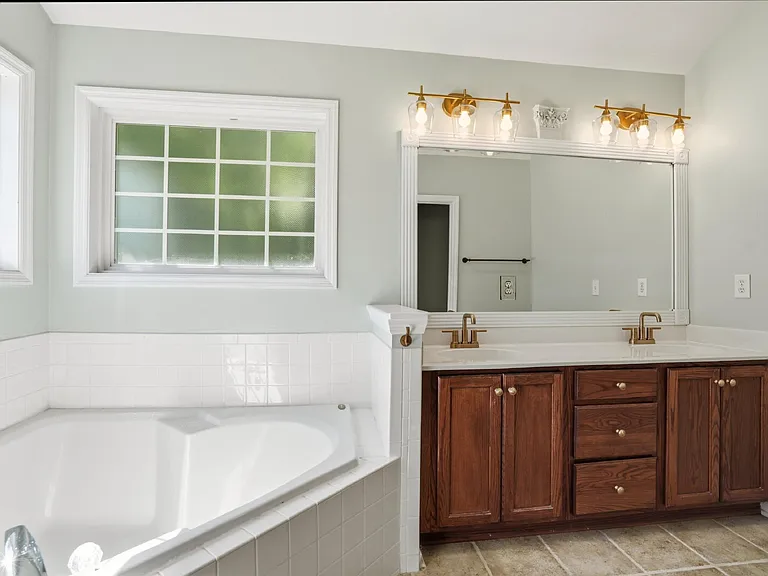 1152 Willoughby Ln — Photo 27