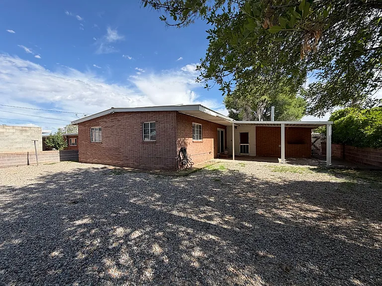 4712 Palo Duro Ave NE — Photo 36
