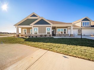 6204 Fairview Dr, McCordsville, IN 46055