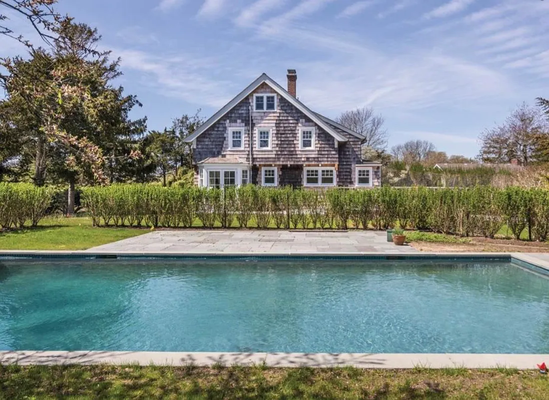 Amagansett's Coveted Bluff Road — Photo 1