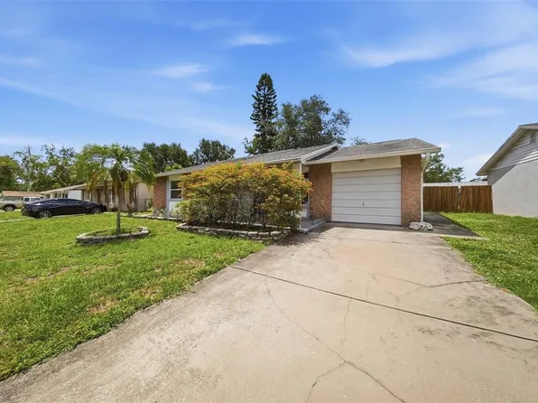 7976 Shadow Run Dr, Largo, FL 33773