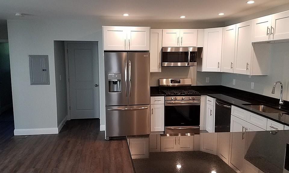 2nd image of 15 Ford St #1