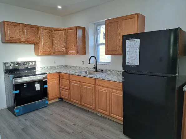 42 Market St #B, Bangor, PA 18013