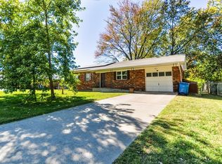 812 SE H St, Bentonville, AR 72712