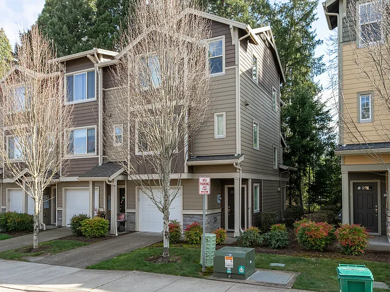 184 NE 79th Ave — Photo 2