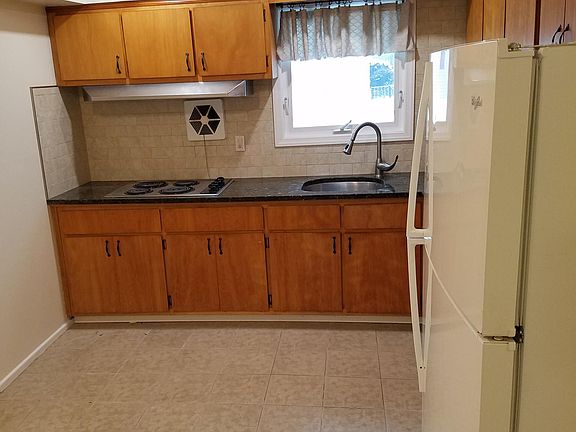 2nd image of 481B Broadway