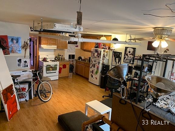 4th image of 822 N Leavitt St