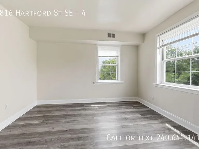 2816 Hartford St SE #4 — Photo 2