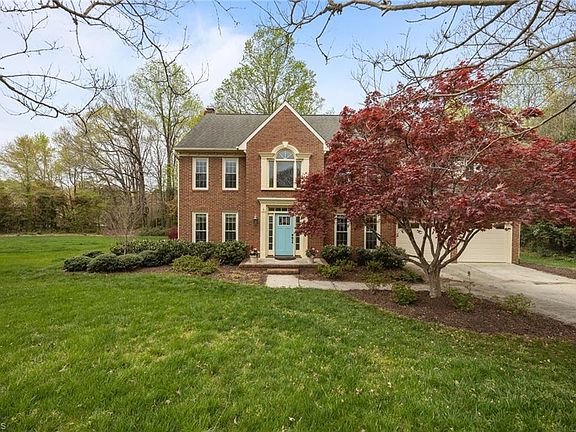 3rd image of 3600 Brookhaven Ct