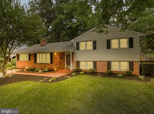5639 Inverchapel Rd, Springfield, VA 22151