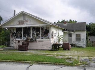 1002 Oak St, Carthage, MO 64836