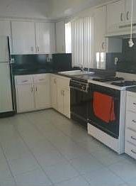 4th image of 117 Thornycroft Ave