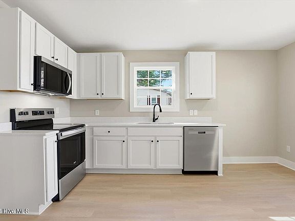 2nd image of 215 N Lumber Street
