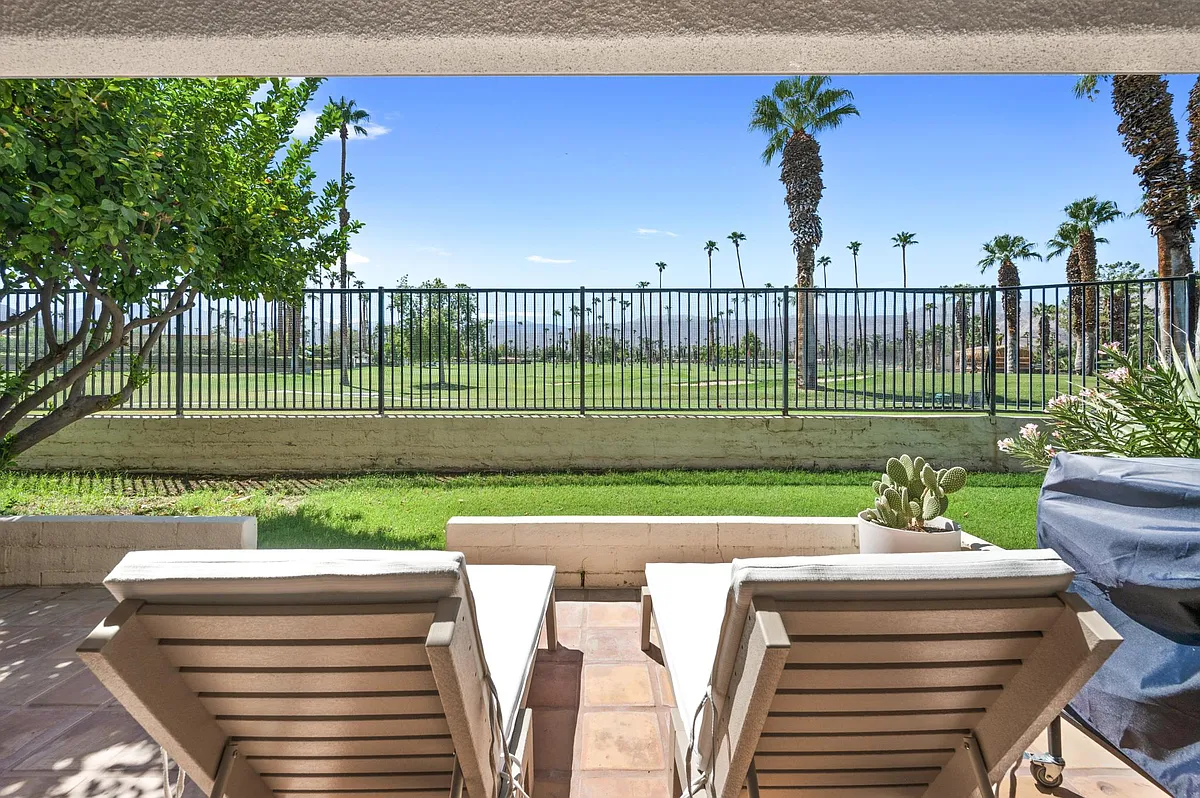 Building Photo - 73879 Club Circle Dr #150