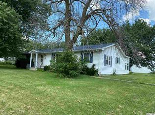 102 N Maple St, Hamilton, IL 62334