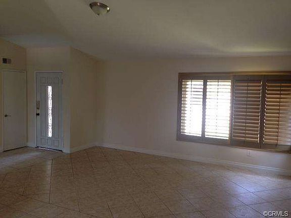 2nd image of 2522 E Laurel Valley Ln