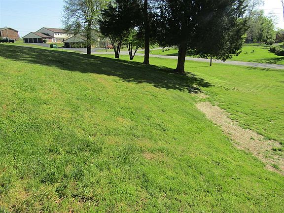 5th image of 353 Western Dr